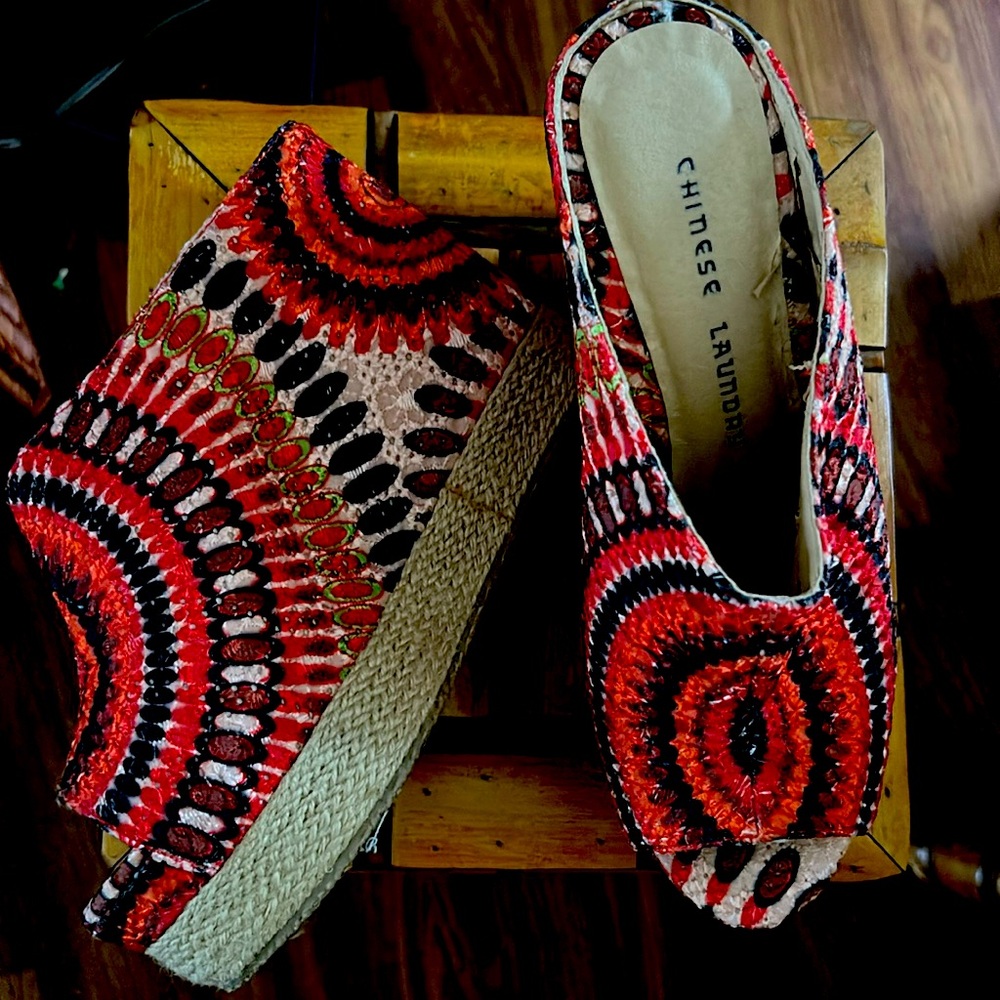 Chinese Laundry Women's Red Orange Patterned Espadrille Wedge Sandal